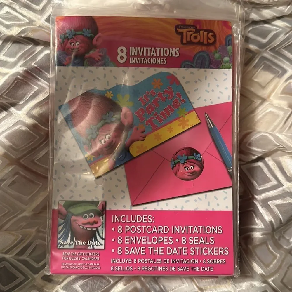 Trolls Pack of 8 Party Invitations with Envelopes